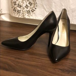 Brand new BCBGeneration black pumps
